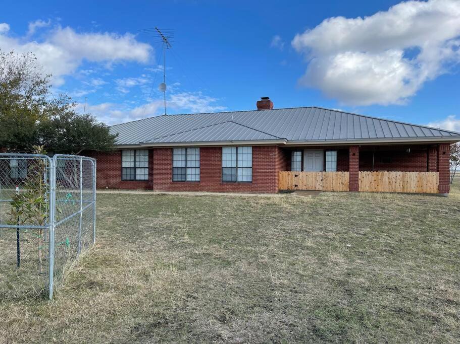 Hico House | Relax at the Circle4B Ranch