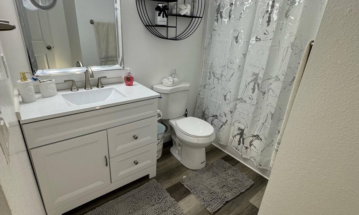 Spenard House | Remodeled 2bed 1 bath Apartment unit