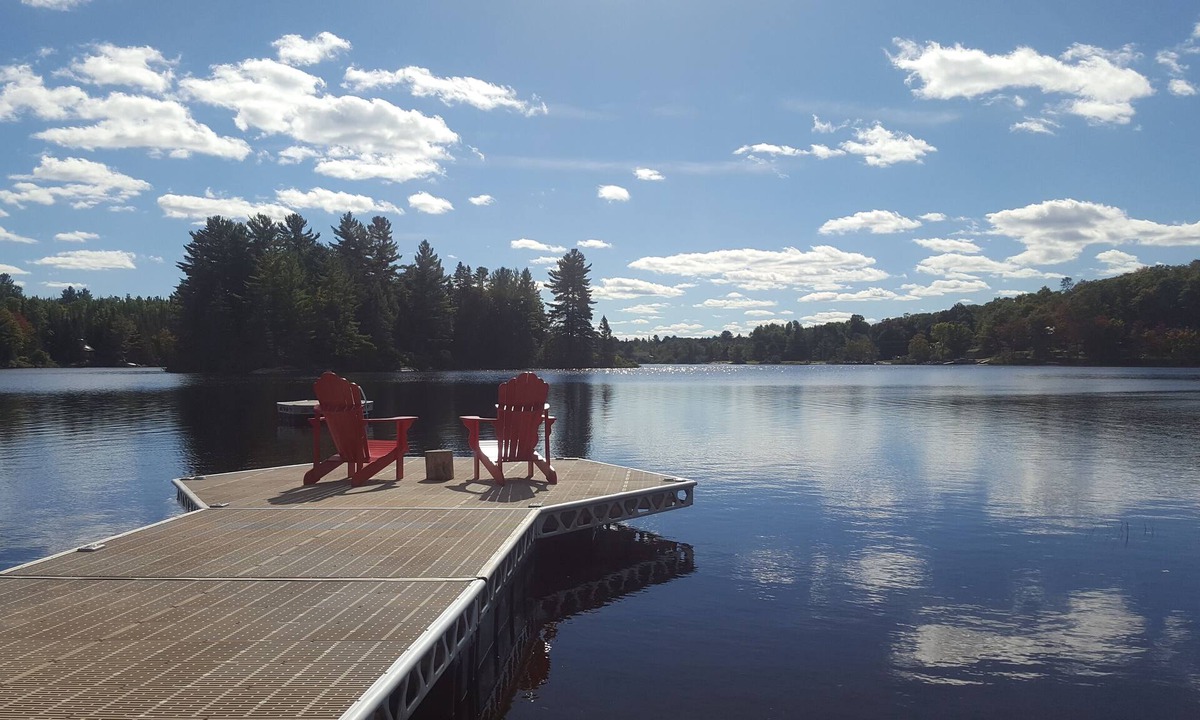 Minden Hills Cottage | Renovated Waterfront Cottage & Getaway on Brady Lake