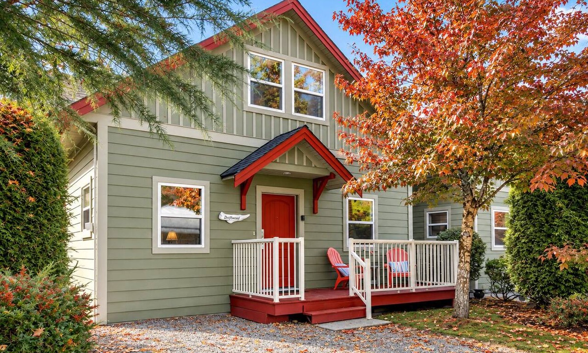 Regional District of Nanaimo Cabin | Right across from the pool & hot-tub!