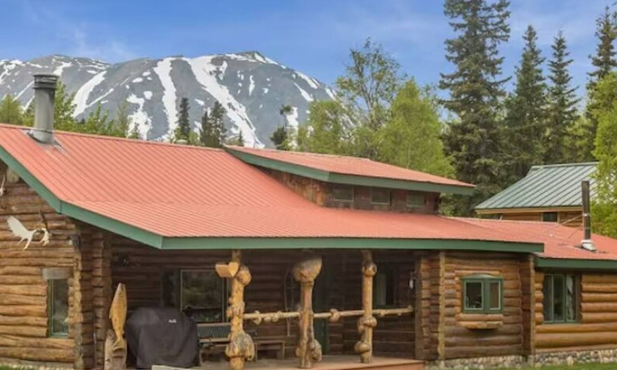 Cooper Landing Cabin | River Lodge - Spacious family cabin on the Kenai River