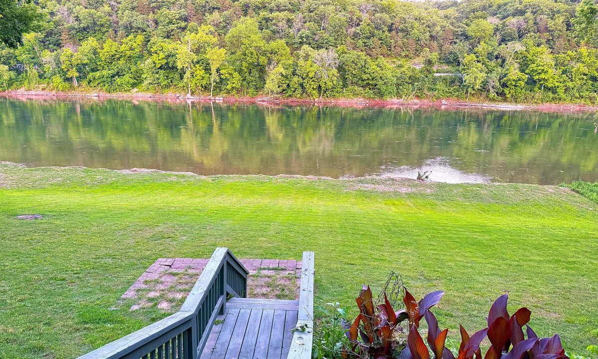 Lone Rock House | Riverfront Escape w/Fishing, Patio & Fire Pit