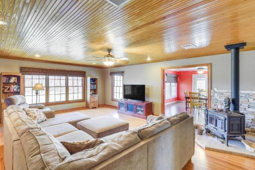 Milam County House | Riverside Texas Retreat w/Wraparound Porch!