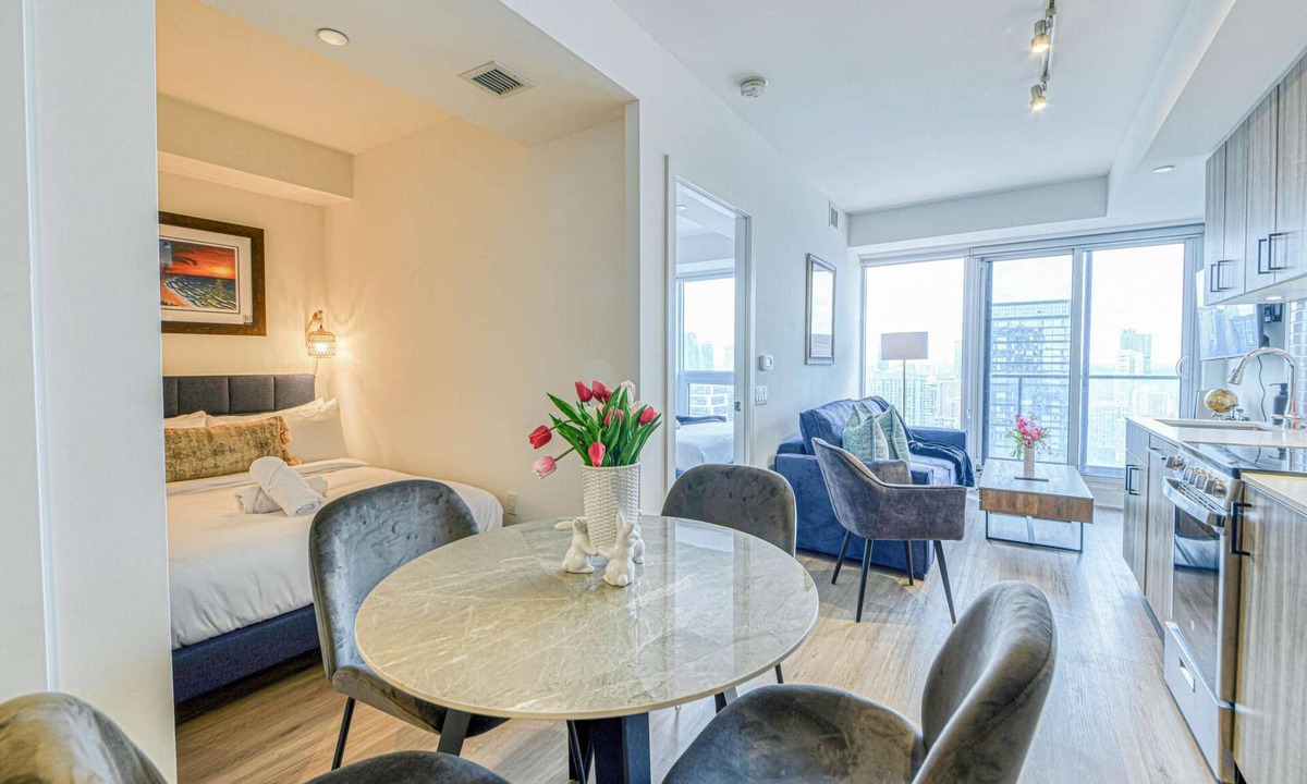 Garden District Hotel | RivetStays | The Jarvis Executive Suite – 1 Bedroom + Den Suite
