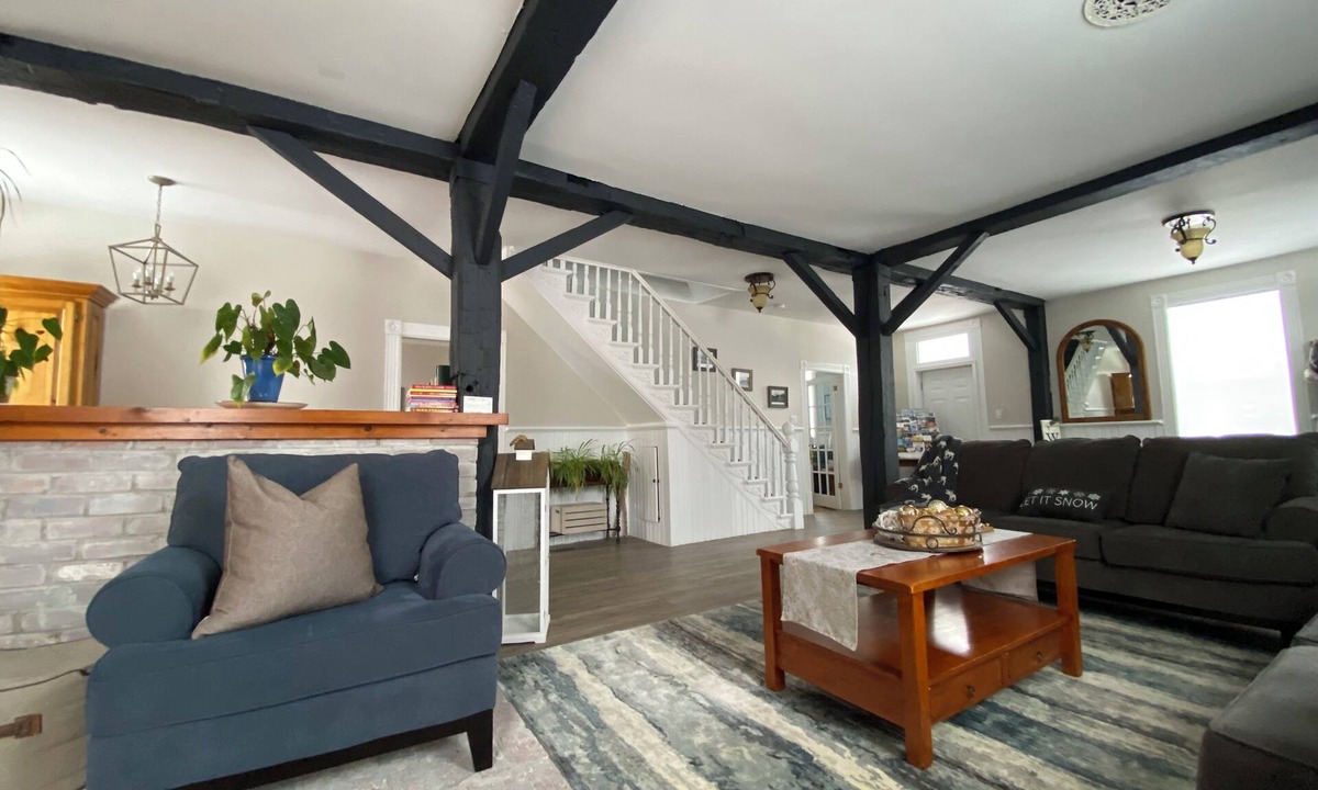 Grey Highlands Bed & Breakfast | Rocklyn Inn Bed & Breakfast