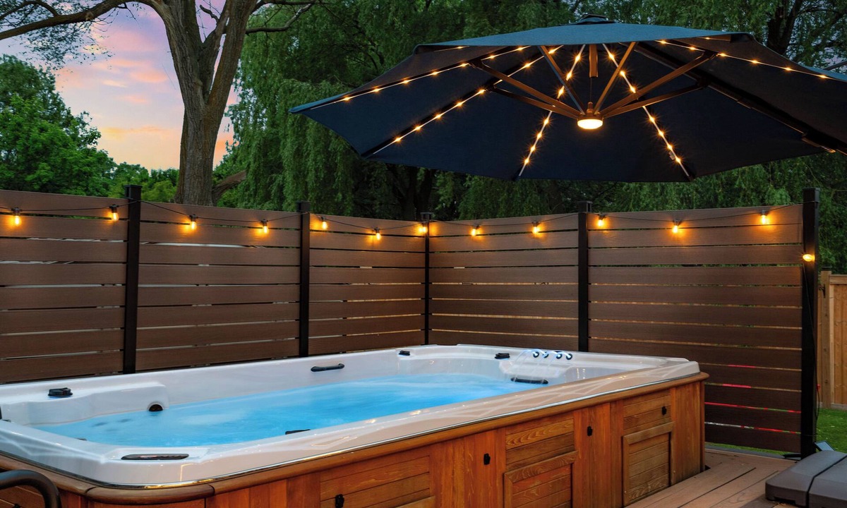 Niagara Falls House | Romantic Swim Spa Retreat Near Falls