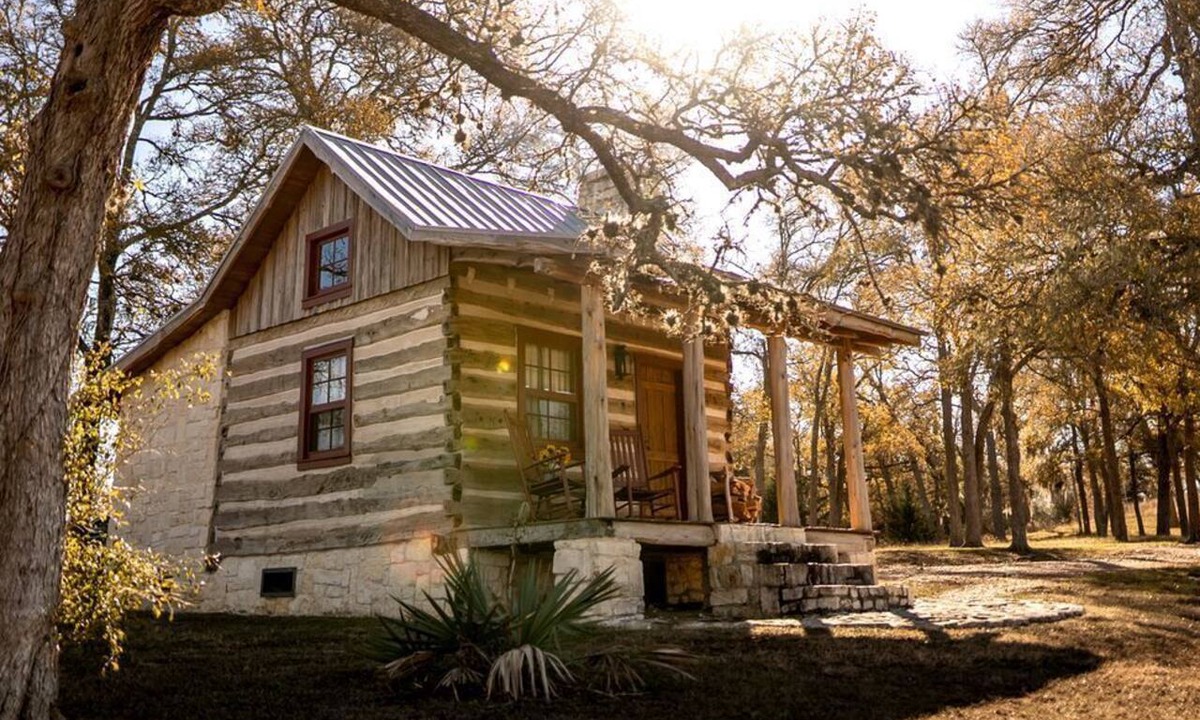 New Ulm Cabin | Romantic Weekend Getaway near Houston in New Ulm, Texas