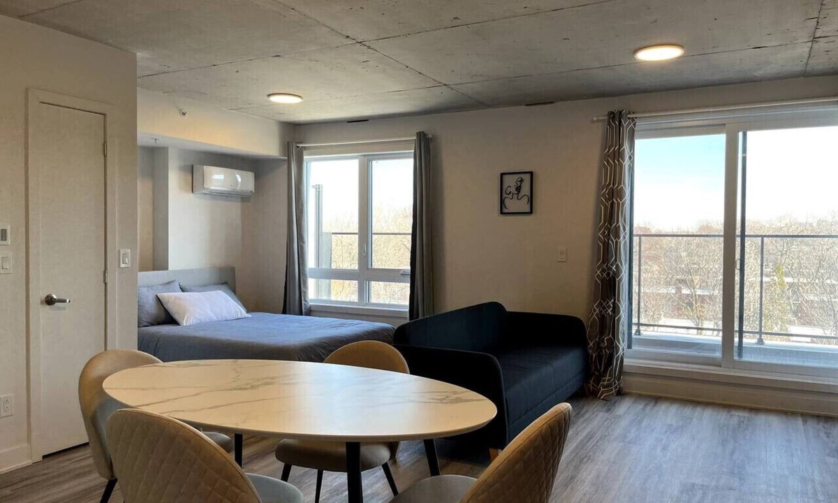 Cote-Des-Neiges—Notre-Dame-De-Grace Apartment | Romema *618* - Loft Penthouse