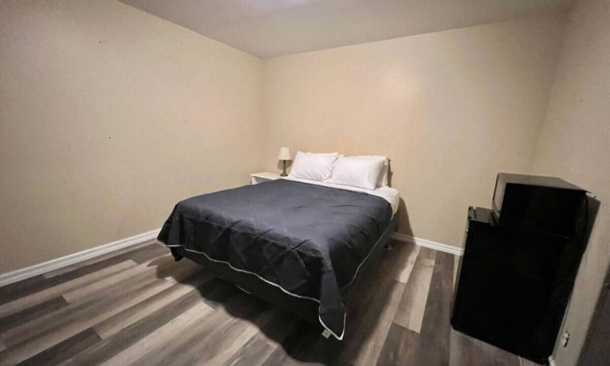 Harper Hotel | Room 25 - Standard Queen - Sleeps 2 - Harper Motel