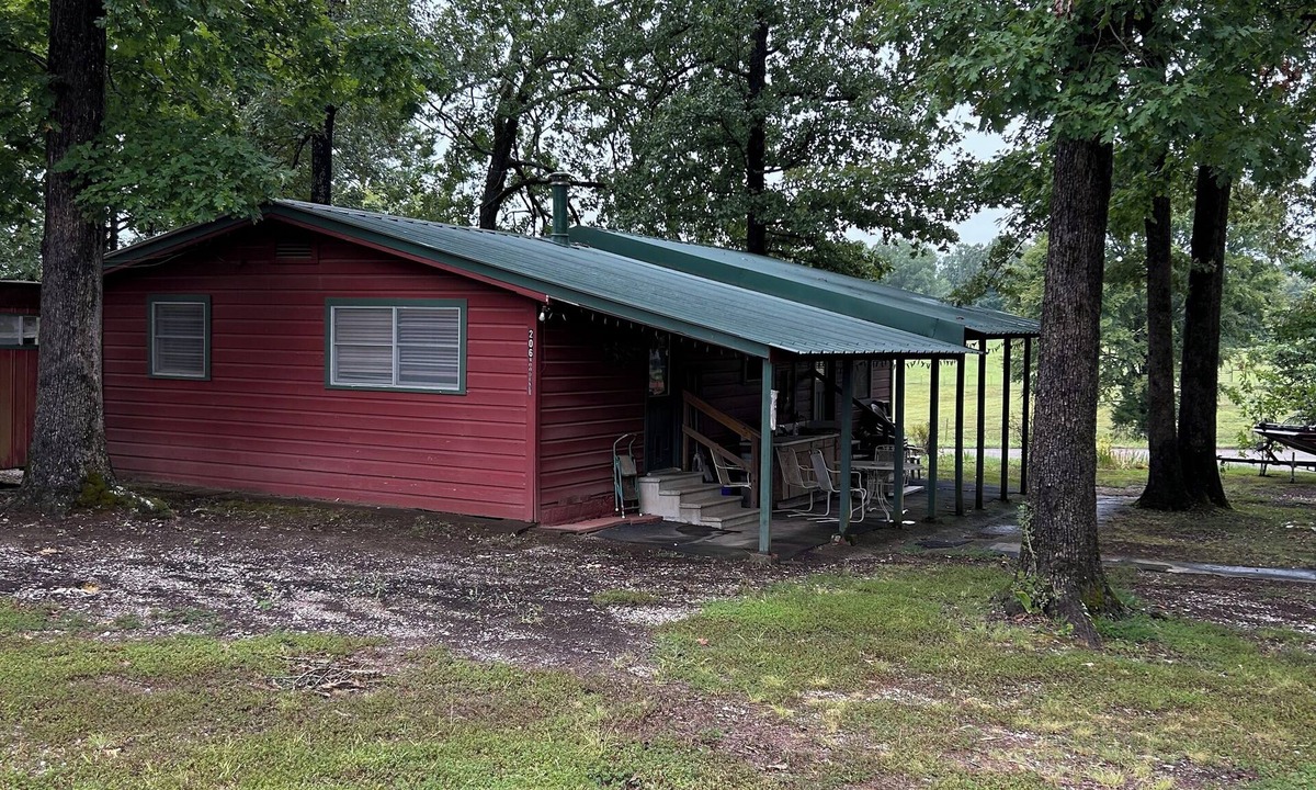 Mid America Cabin | Rustic 1-bedroom cabin in wonderful Buckville with quick access to boat ramps