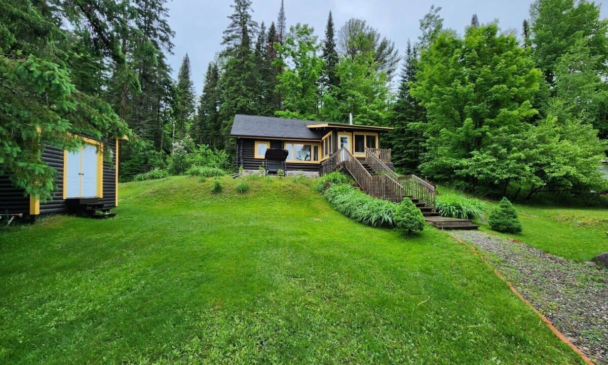 St-Adolphe-d'Howard House | Rustic charm, lake/beach access
