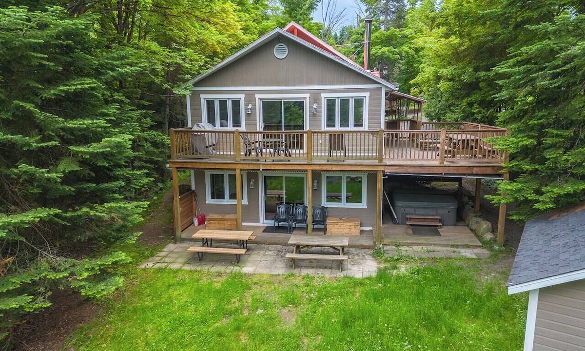 Saint-Faustin-Lac-Carre Cabin | Rustic & Charming Mont Blanc Chalet+ Private Spa