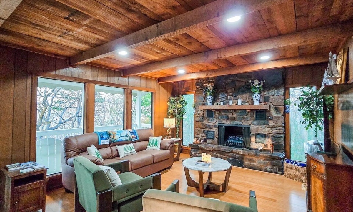 Eufaula House | Rustic Lakeview Cabin by Nichols Point