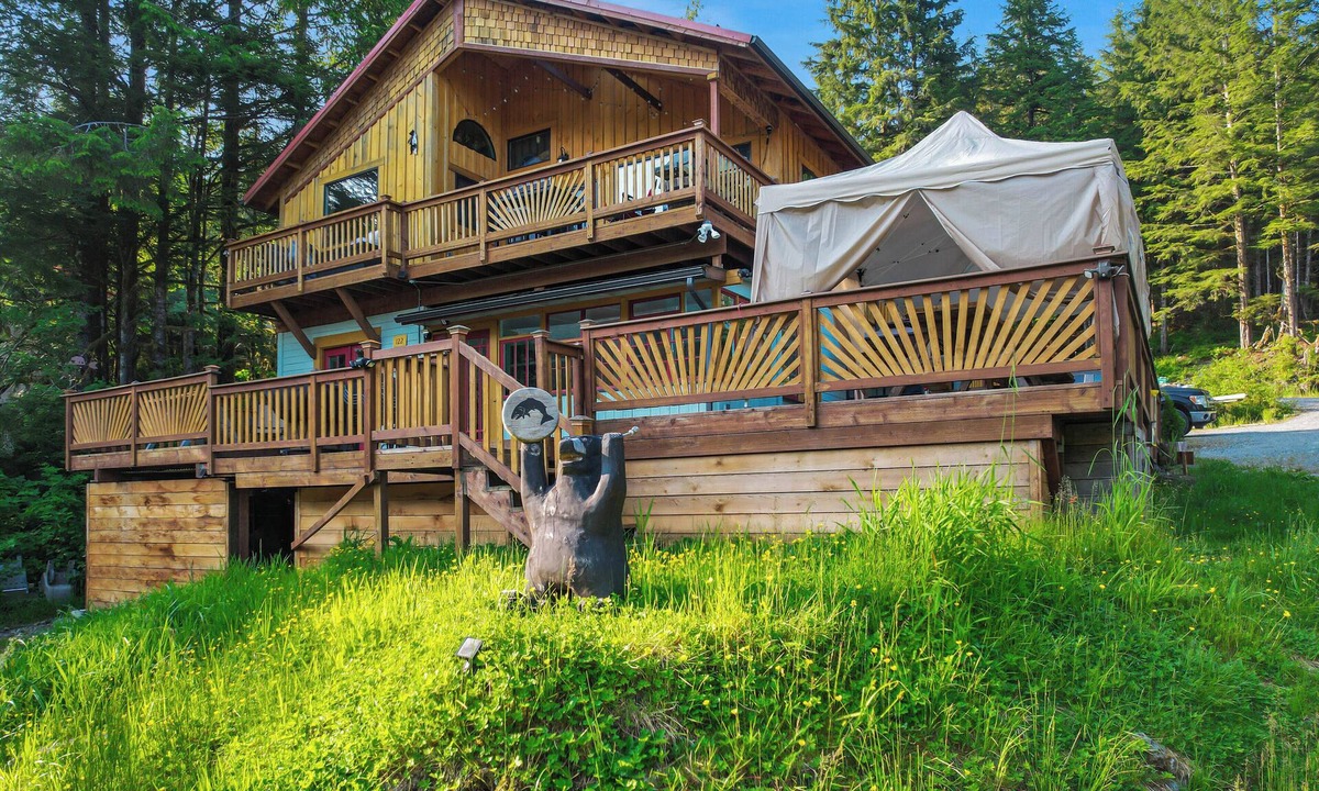 Ketchikan House | Salmon Return & Wildlife Roam: Ketchikan Getaway!