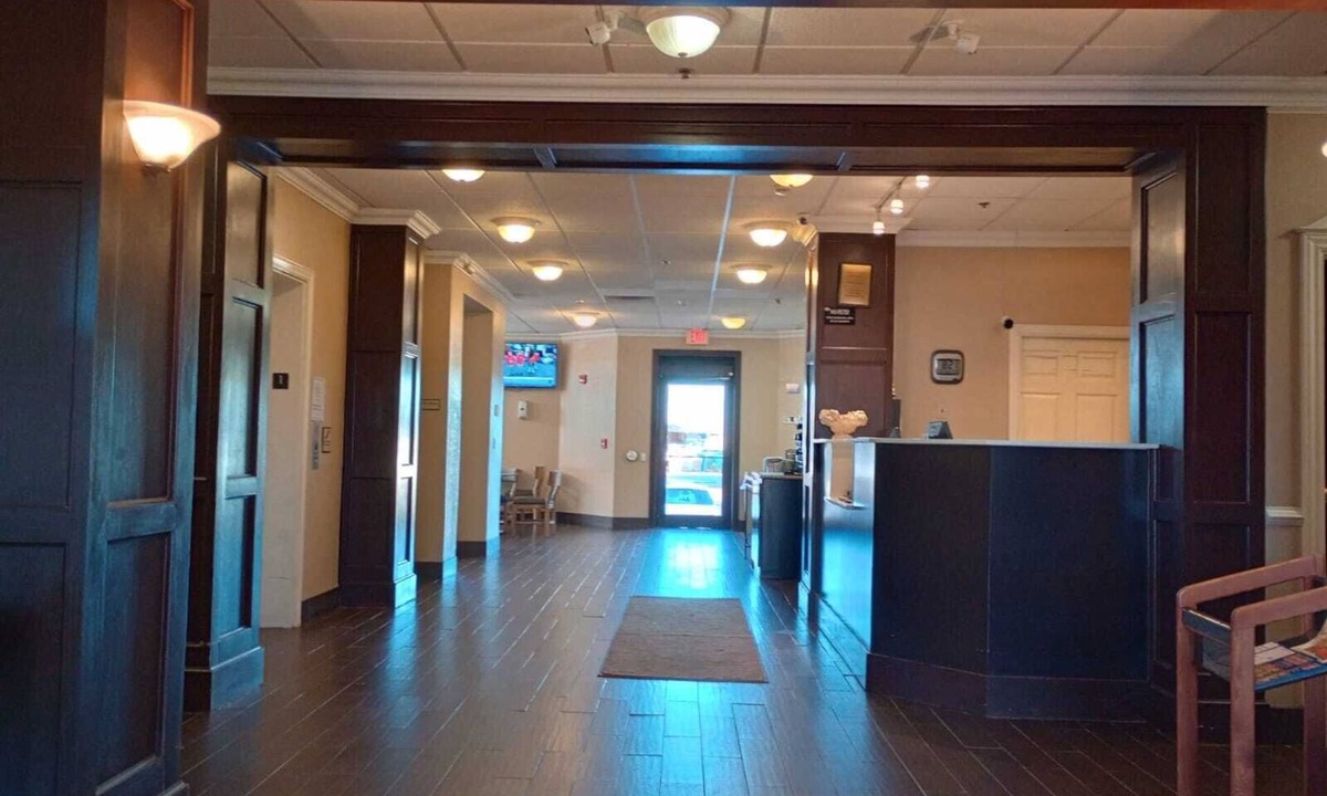 Central Oklahoma City Hotel | SAMIR Stay at NW Expressway