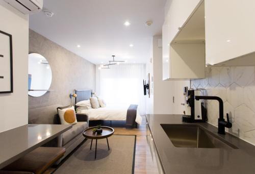 Little Italy Apartment | Scandinavian Studio with Full Kitchen and Bath by Den Stays