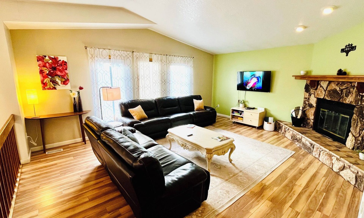 Eagle River House | Scenic, cheery, and bright Eagle River home base to adventure.