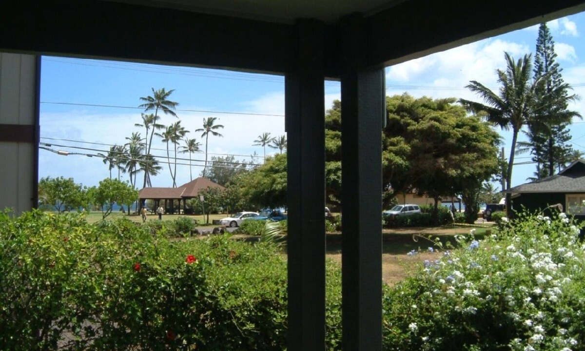 Poipu Apartment | Seaside Studio - Oceanview A/C & WI-FI - 1 minute from Poipu Beach Park