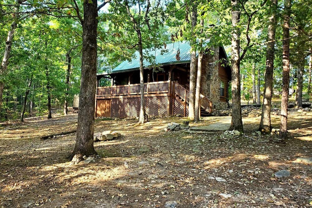 Pleasant Grove Cabin | Secluded Cabin Oasis: Your Gateway to Nature Near White River, Arkansas