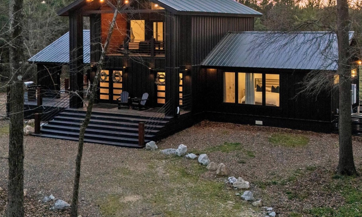 Broken Bow Cabin | Secluded Forest Retreat for Families and Groups