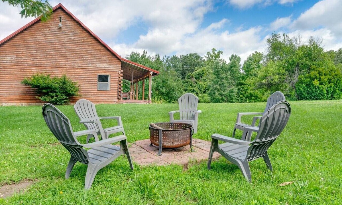 Harrison House | Secluded Harrison Retreat w Fire Pit & Deck