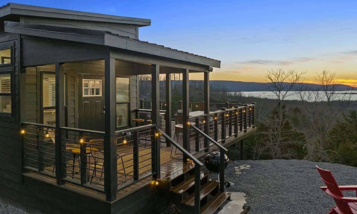 Clayton Cabin | Secluded Lake View Tiny Home with Amazing Views