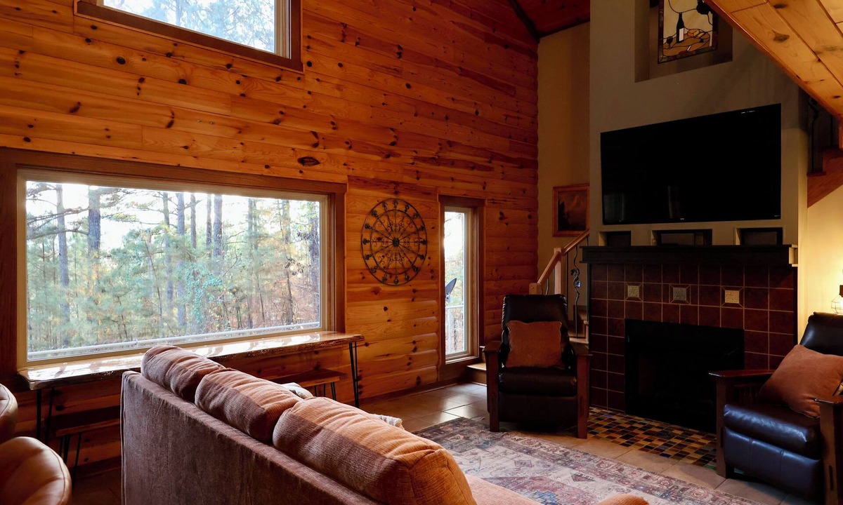 Hot Springs Village Cabin | Secluded, Modern Cabin near Hot Springs Village, Oaklawn, HSParks, Lakes, Trails