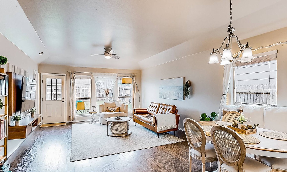 Broken Arrow House | Serene Stay | House in Broken Arrow with full kitchen, central AC, & W/D