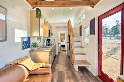 Lone Star House | Shared Dock & Lake Access: Daingerfield Tiny Home