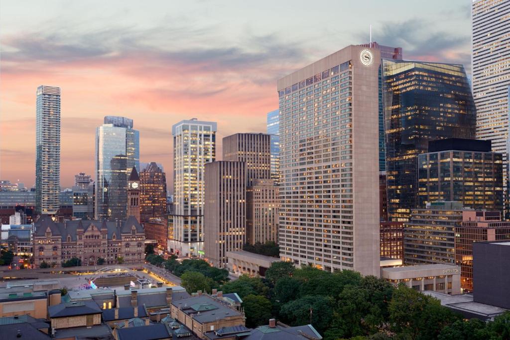 Financial District Hotel | Sheraton Centre Toronto Hotel