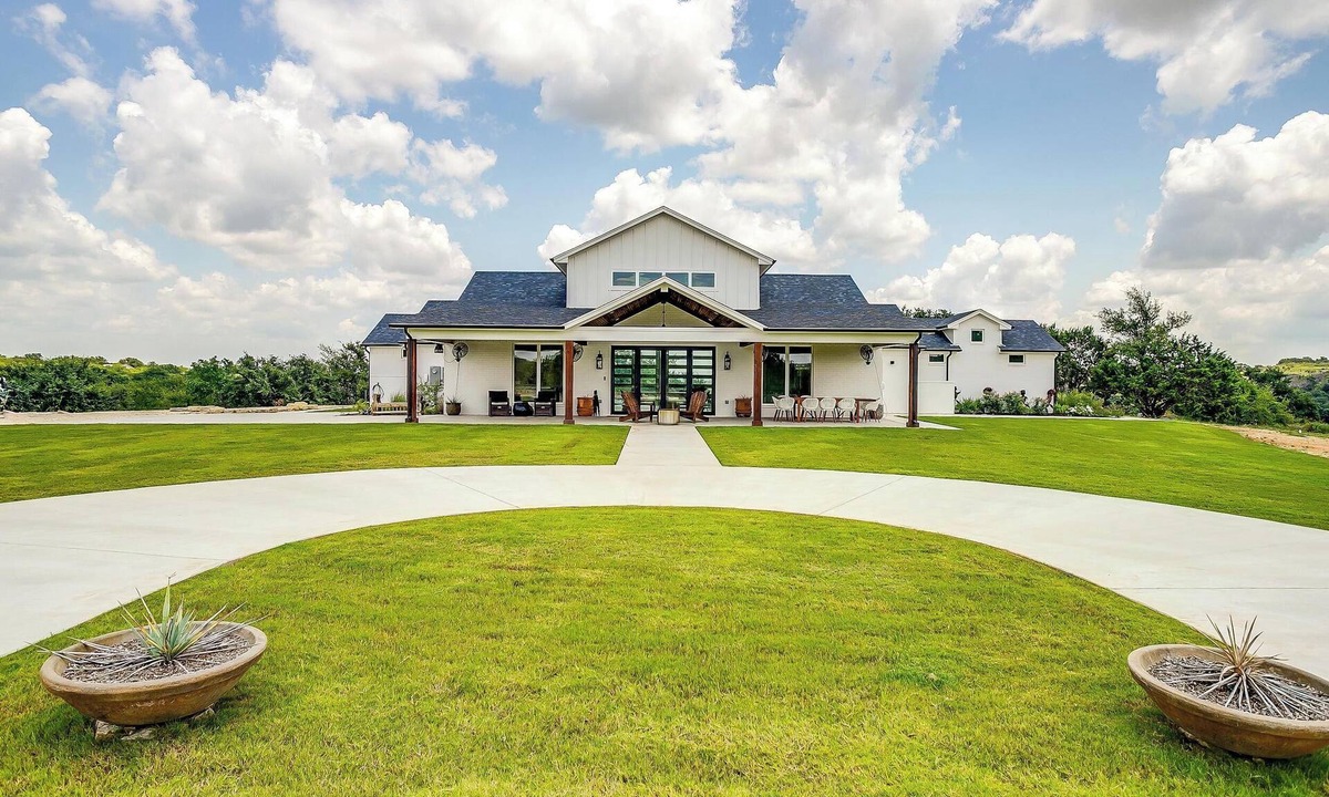Paluxy House | Skyview Ranch Villas Buyout