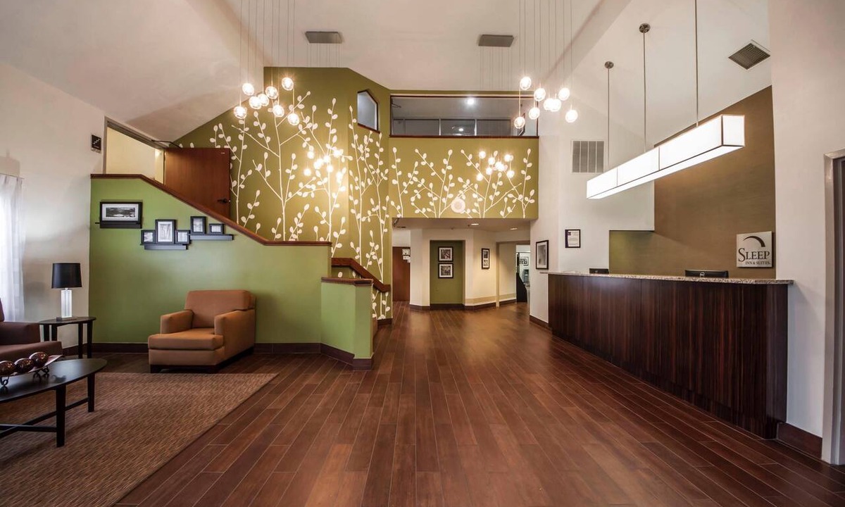 Tulsa Hotel | Sleep Inn & Suites Tulsa Central I-44