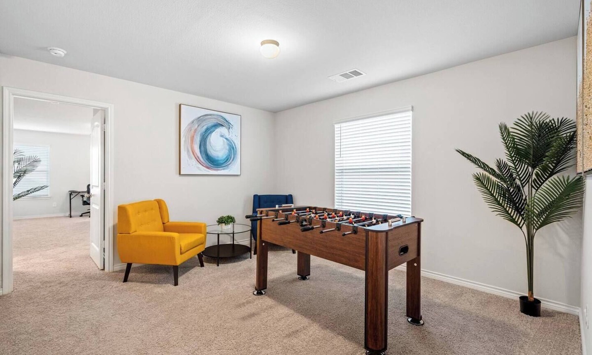 Fort Worth House | Sleeps 12 |Private BRs, WiFi, Kitchen