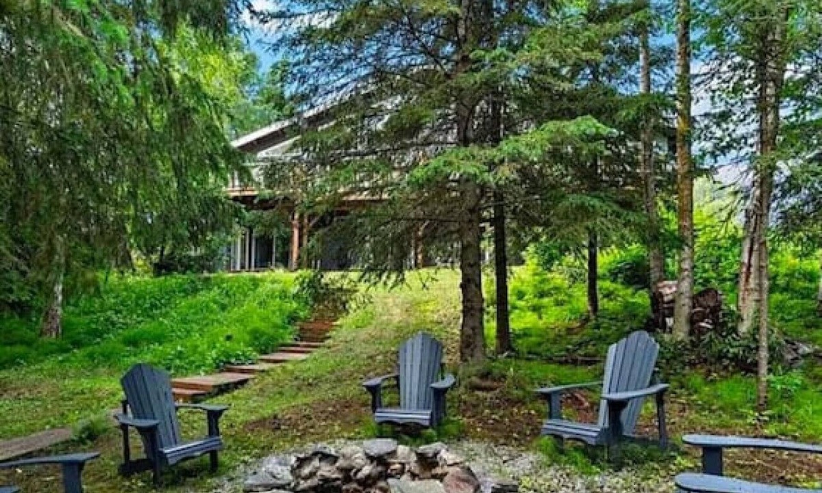 Sand Lake House | Sleeps 8,Fire Pit,Walk to Lake