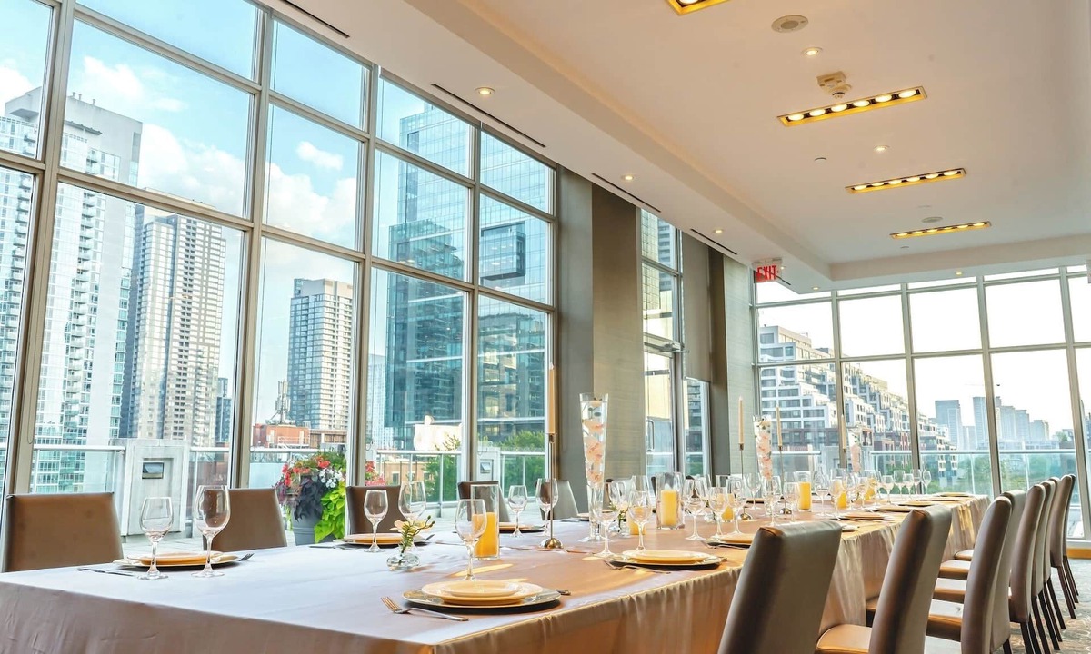 Wellington Place Hotel | SoHo Residences Toronto