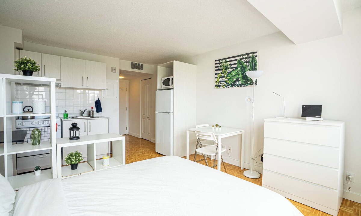 Little Burgundy Apartment | Sophistication at Dorchester Apartments