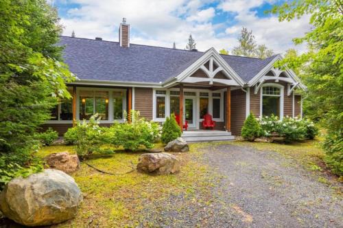 Saint-Didace House | Spa and Lakeside - La Luz del Dia