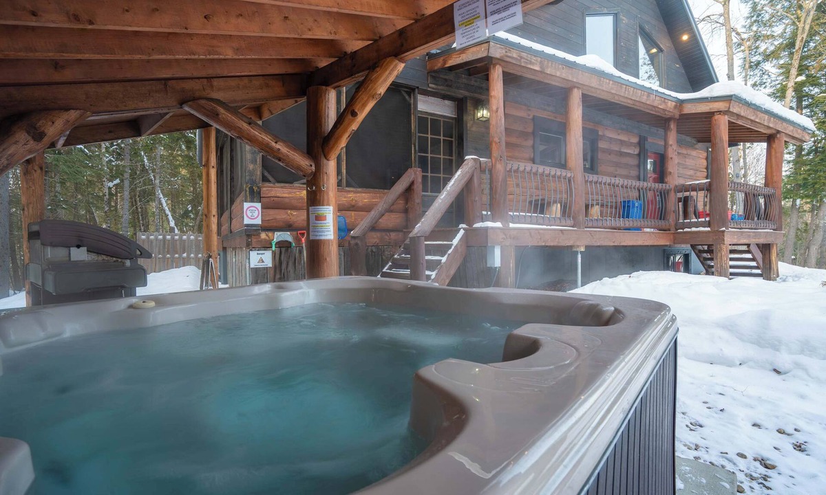 Mauricie Ski Chalet | Spa & Billard and Lake Access | Sylva sur le Lac