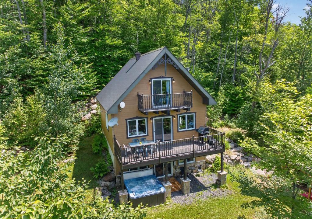 Entrelacs Ski Chalet | Spa & Nature Retreat - Le Bercail