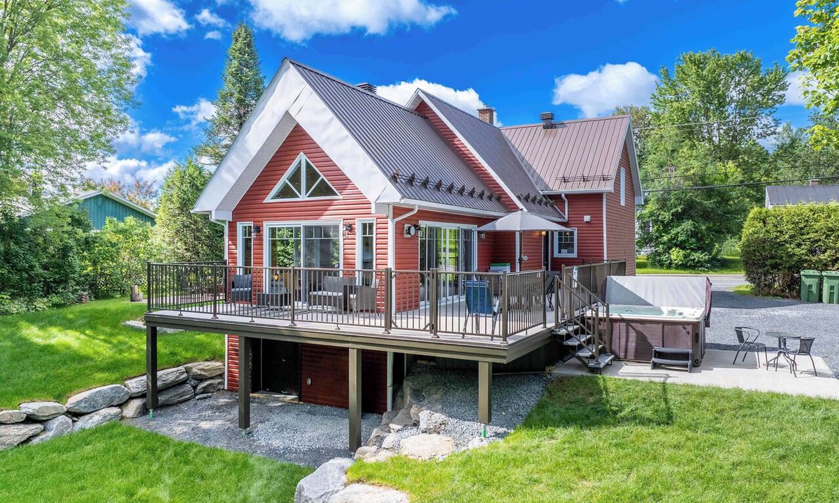 Disraeli Ski Chalet | Spa, Pool Table & Waterfront | Terrasse Lac Aylmer