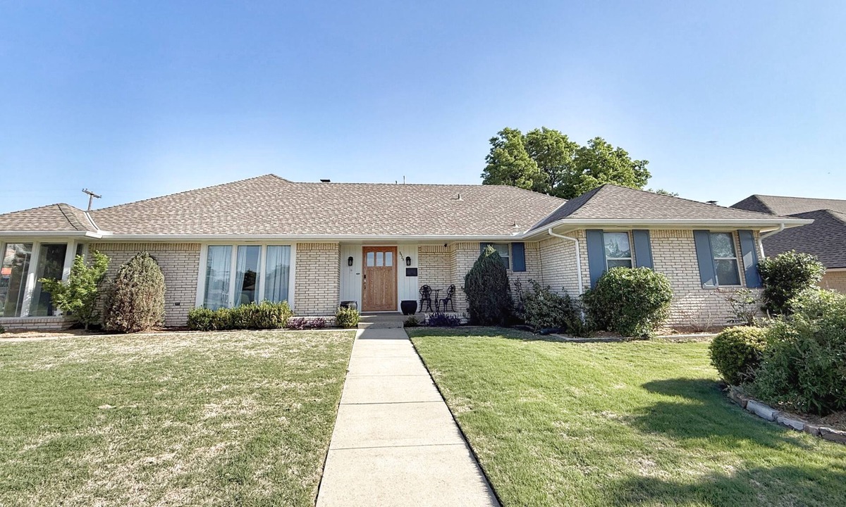 Central Oklahoma City House | Spacious. 3 BDRM. Pool. Pet-Friendly.
