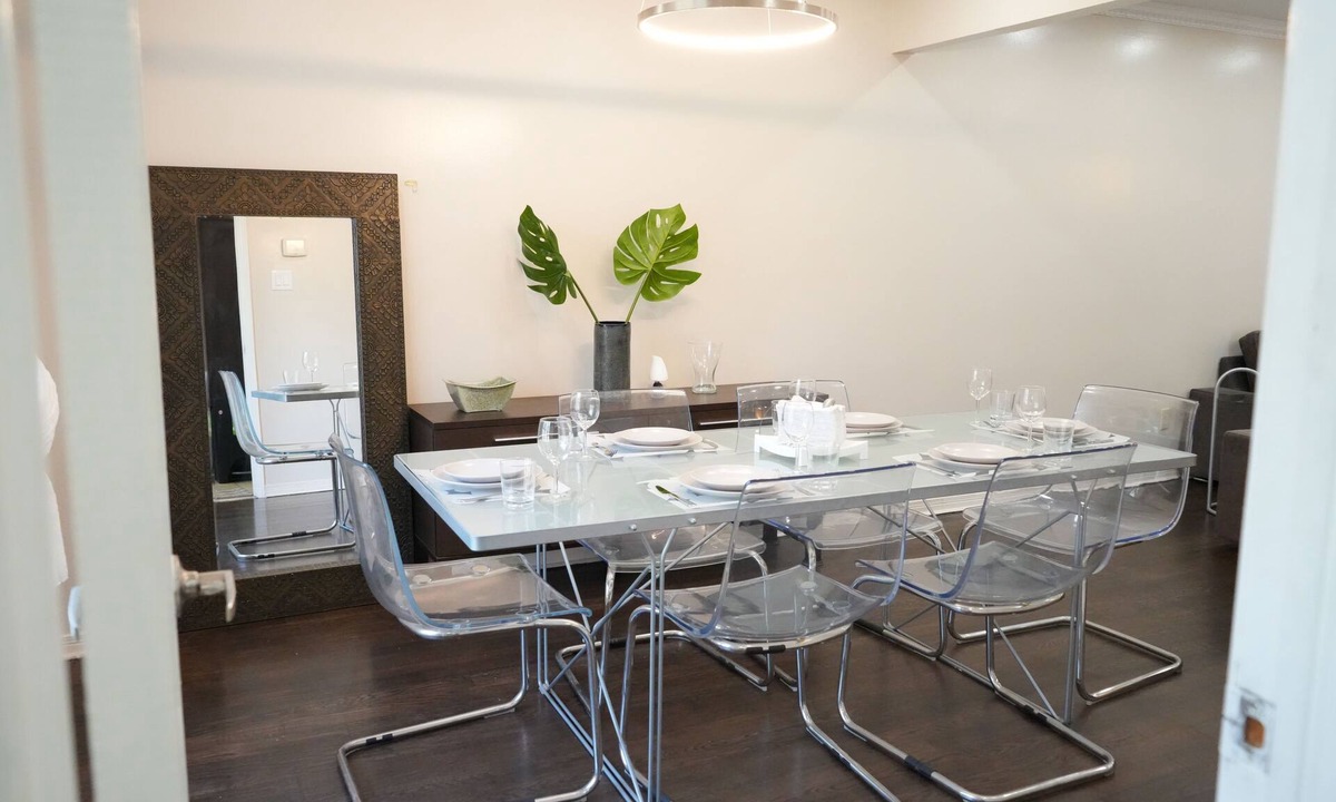 Downtown Mississauga House | Spacious 3Bedroom House/Free Parking/Downtown Mississauga