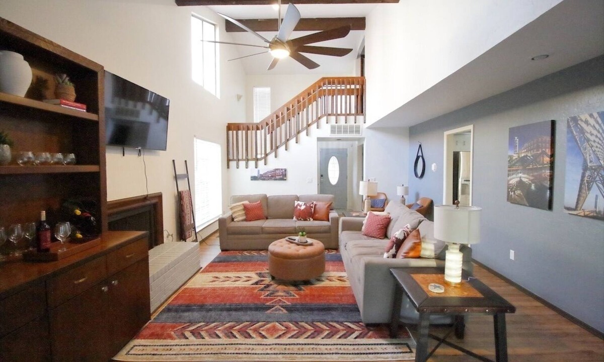 Quail Creek House | Spacious 3BR+2BA Home | Spacious + Parking + WiFi