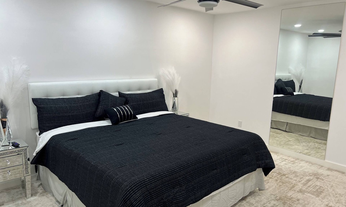 Tulsa House | Spacious 4-bedroom house with AC and WiFi in charming Tulsa.