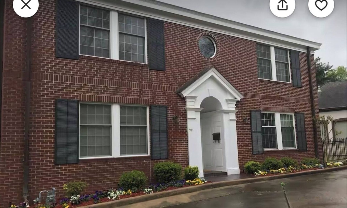 Fort Smith House | Spacious 4-bedroom townhouse in historical Fort Smith
