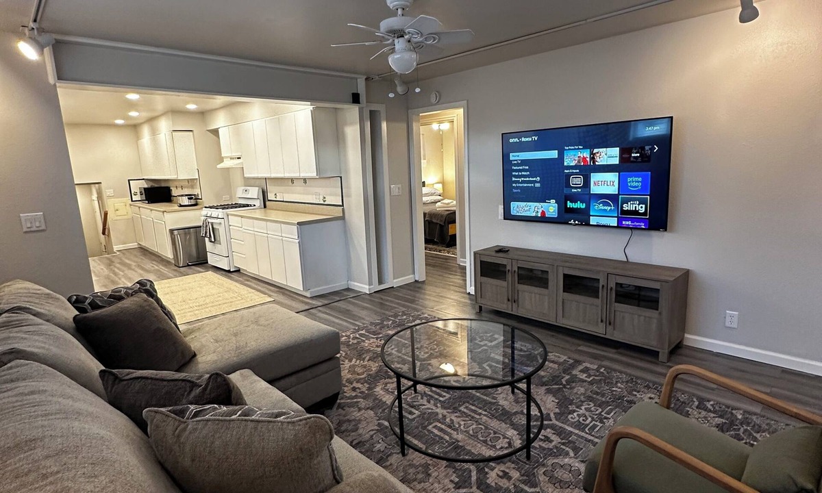 Cheyenne House | Spacious 4BR Frontier Days Retreat - Sleeps 8 - King Beds