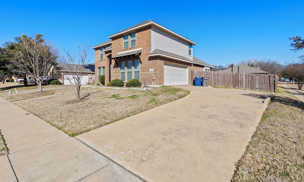 Glenn Heights House | Spacious 4BR Home - 2 Living Rooms, Study, Firepit, Pet-Friendly!