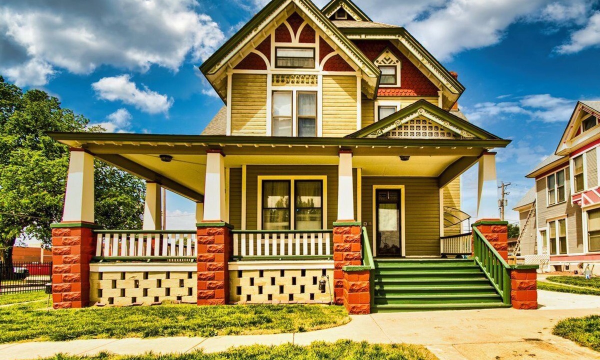 Wichita House | Spacious 7-bedroom, 4 bathroom house with WiFi and new HVAC in wonderful Wichita