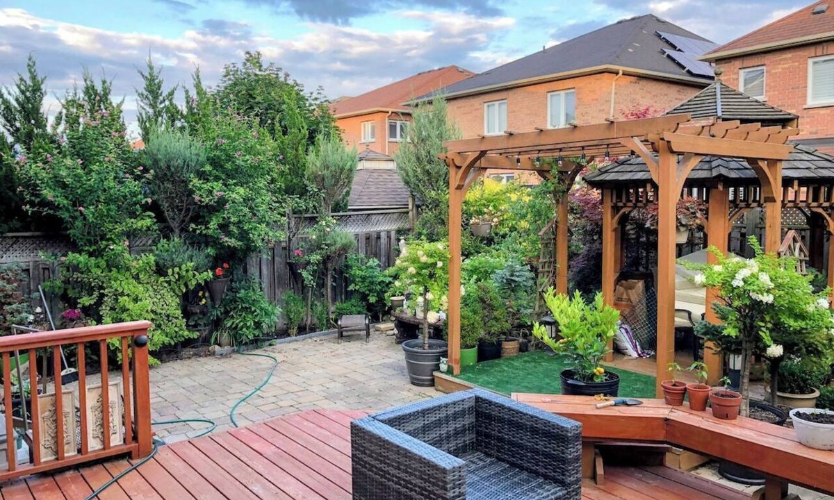 Churchill Meadows House | Spacious Family Retreat | BBQ, Backyard & Parking