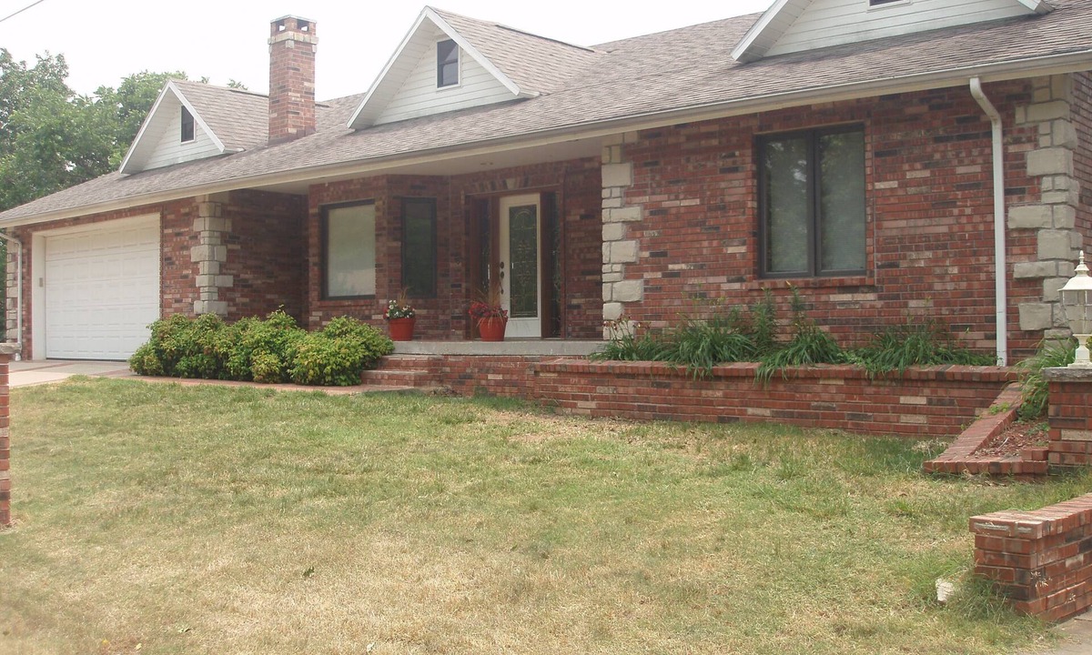 Eureka Springs House | Spacious Home, Awesome View, Close to Lakes, Comfortably Sleeps 18 People